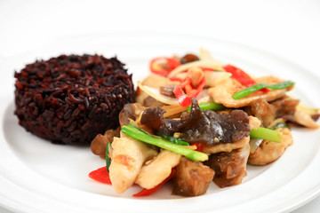 Stir fried chicken, ginger and mixed vegetables