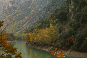 Fototapeta na wymiar Gorges du Verdon with stunning autumn colours