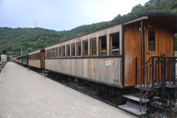 Fototapeta na wymiar le paysage du train de l’Ardèche