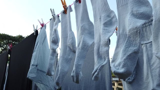 W&auml;sche im Sommer auf W&auml;scheleine