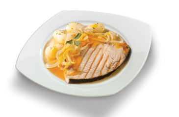 Emperador con patatas asadas.  Emperor with roast potatoes