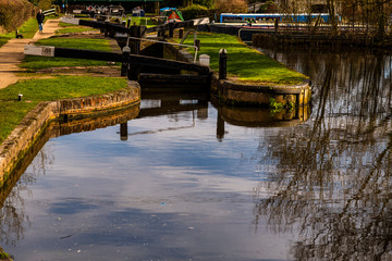 Fototapeta na wymiar generic english canal stratford / grand union warwickshire england uk