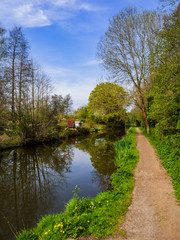 Fototapeta na wymiar generic english canal stratford / grand union warwickshire england uk