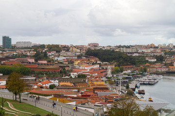 Fototapeta na wymiar Ciudad de Oporto, pais de Portugal