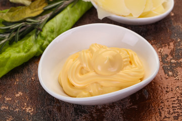 Cheese sauce in the bowl