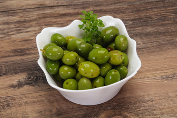 Green Campo Real olives in the bowl