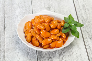 White beans with tomato sauce