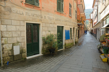 Fototapeta na wymiar Il centro storico di Moneglia, in provincia di Genova.