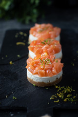 Savoury cheesecake with salmon and onion 