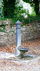 garden, park, green, nature, water, tree, stone, forest, old, autumn, fountain, outdoor, post, lantern, grass, spring, landscape, light, trees, outdoors, red, plants, pump, Cotswold, england, europe