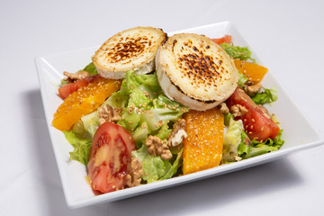 Salad with goat cheese