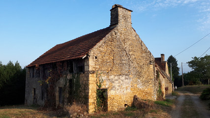 Fototapeta na wymiar Dordogne, Frankreich: Alter Hof