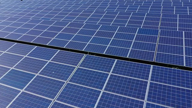 ソーラーパネル・太陽光発電・ドローン