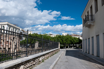 Fototapeta na wymiar Plaka neighborhood, Athens, Greece, May 2020: The city of Athens deserted during the coronavirus quarantine 