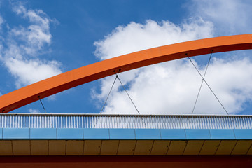 青空と大きな橋