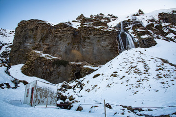 Wasserfall Seljalandsfoss in iceland during winter time 