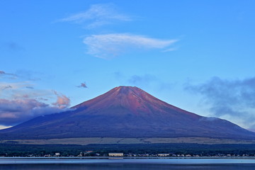 Fototapeta premium Mt.Fuji, when it has a red appearance 
