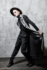 Naklejka premium avant garde performance