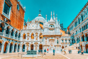 Fototapeta na wymiar VENICE, ITALY - MAY 12, 2017 :Patio of St. Mark's Cathedral (Basilica di San Marcos)and the Doge's Palace (Palazzo Ducale) , Italy.