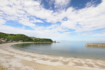 静かな夏休みの海辺