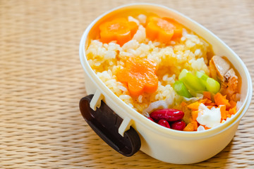 手作りのお弁当　昼食　和食