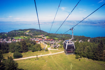 Vue sur Thollon et le Lac L&eacute;man depuis le t&eacute;l&eacute;ph&eacute;rique de Thollon-les-M&eacute;mises