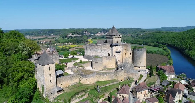 France, Village of Beynac et Cazenac, Labelled Most beautiful villages of France. the medieval Castle above the Dordogne Valley
