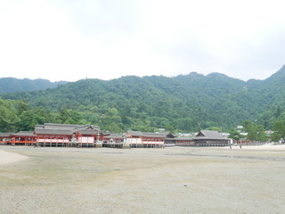 Fototapeta na wymiar 厳島神社遠景(広島)