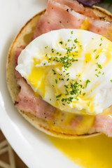 エッグベネディクト