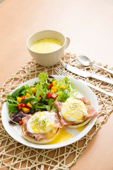 エッグベネディクト