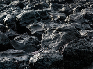 Rocas negras de fondo