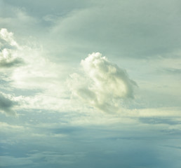 Fototapeta na wymiar Beautiful heavenly clouds with pastel blue skies.