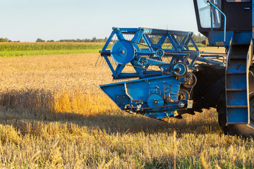 Details of blue wheat harvesting machine 
