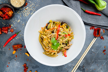Udon noodles with chicken and vegetables
