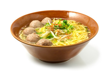 Egg Noodles with Beef Balls in clear Soup ontop spring onion