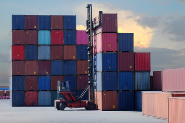 A car for storing containers on stacks