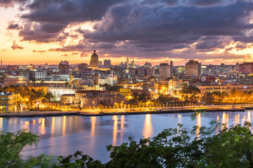 Fototapeta na wymiar Havana, Cuba Town Skyline