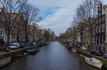 Fototapeta na wymiar cozy streets in early spring in Amsterdam in the Netherlands