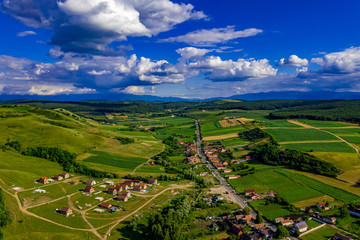 Der Ort Slimnic in Rumänien aus der Luft