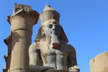 Escultura de Ramsés II en el Templo de Luxor, Egipto. Egypt.