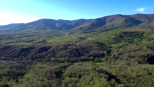 V&iacute;deo realizado en Leon , grabando sus montes y las canteras al aire libre