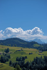 Fototapeta na wymiar Appenzellerland in der Schweiz 1.6.2020