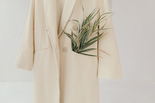 &ndash;&deg;orduroy coat