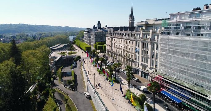 Pau, Aerial view of Boulevard des Pyrenees