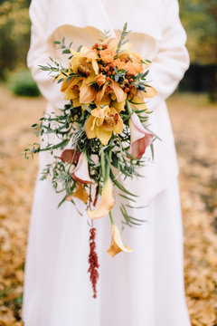 wedding bouquet in autumn colors