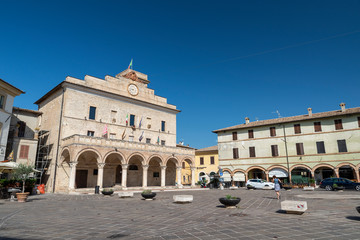 Fototapeta na wymiar Piazza del Comune in the center of Montefalco
