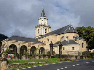 Fototapeta na wymiar Santuario de Nuestra Señora de la Encina, Artziniega, Alava, Pais Vasco, Spain