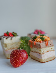cake with strawberries