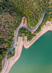 Die Ederseerandstraße von oben, Edersee, Hessen