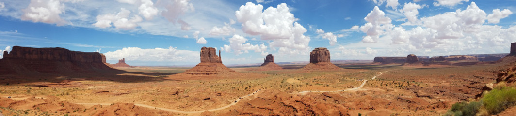 Fototapeta na wymiar Monument Valley Panorama